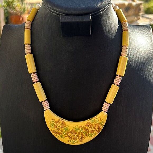 Vintage 70’s Painted Transfer Enamel Necklace - Picture 12 of 12